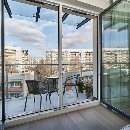 Apartment Sixth Floor By Renters *