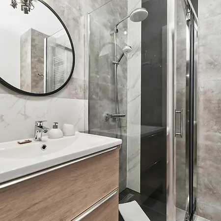 Sixth Floor By Renters Breslau