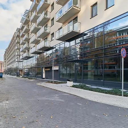 Sixth Floor By Renters Apartment