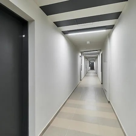 Sixth Floor By Renters Apartment Breslau