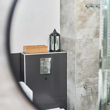 Sixth Floor By Renters Apartment Breslau