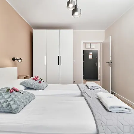 Sixth Floor By Renters Apartment Breslau