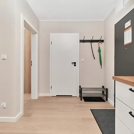 Sixth Floor By Renters * Breslau